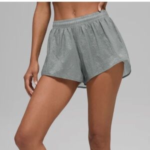 Alo-  Game Time Short, Lunar Grey